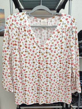St. John's Bay White V-Neck Blouse with Pink & Brown Floral